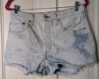 Levi's Women's 501 Distressed Light Wash Denim Shorts Raw Hem Size 31(805)