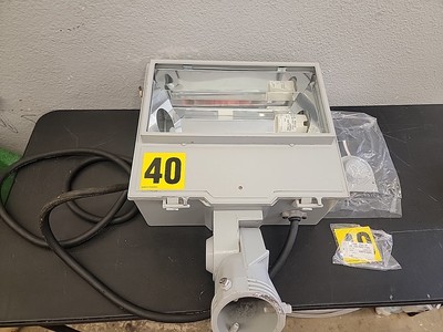 Lighting - CFB42SWW76U0257 Streetworks Utility Floodlight CFB Series w/ Manual