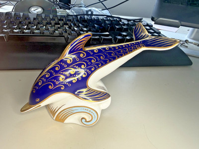 Royal Crown Derby Imari Briefbeschwerer Sammlung Kobalt Großer Tümmler Delfin