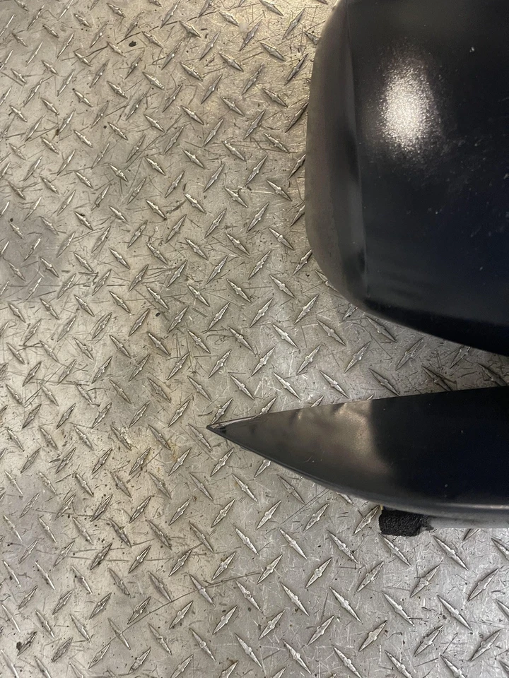 Оригинальное левостороннее зеркало для Nissan Xterra 2005-2015 годов выпуска проверено в хорошем состоянии - Изображение 2 из 4