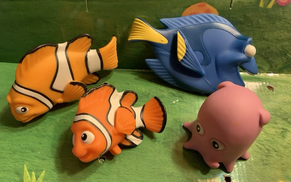 Juguetes de baño Finding Nemo, 6M+, paquete de 4 de goma sin chorro/sellada de Disney Pixar Foto 3 de 3