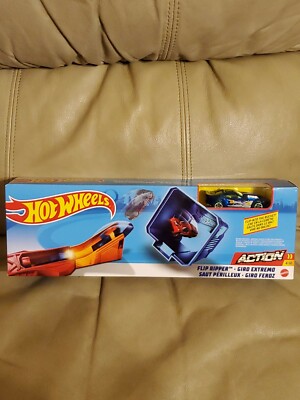 MATTEL HOTWHEELS CLASSIC STUNT TRACK SET FLIP RIPPER BRAND NEW