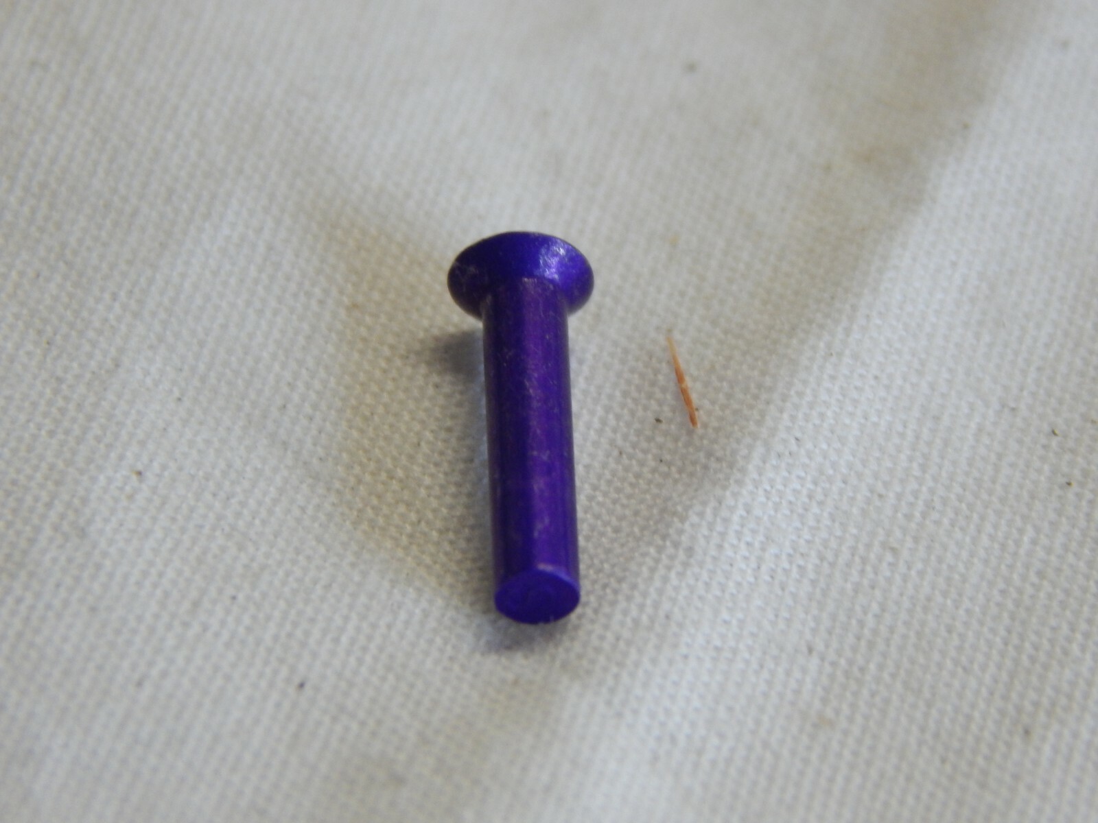 4oz Light Alloy Solid Aircraft Rivets, Violet, 90* CSK, 3/32" Dia [GR3B