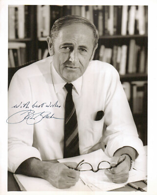 JOHN W. GARDNER (+2002) - U.S. Secretary of HEW (65-68) - Autograph Photo