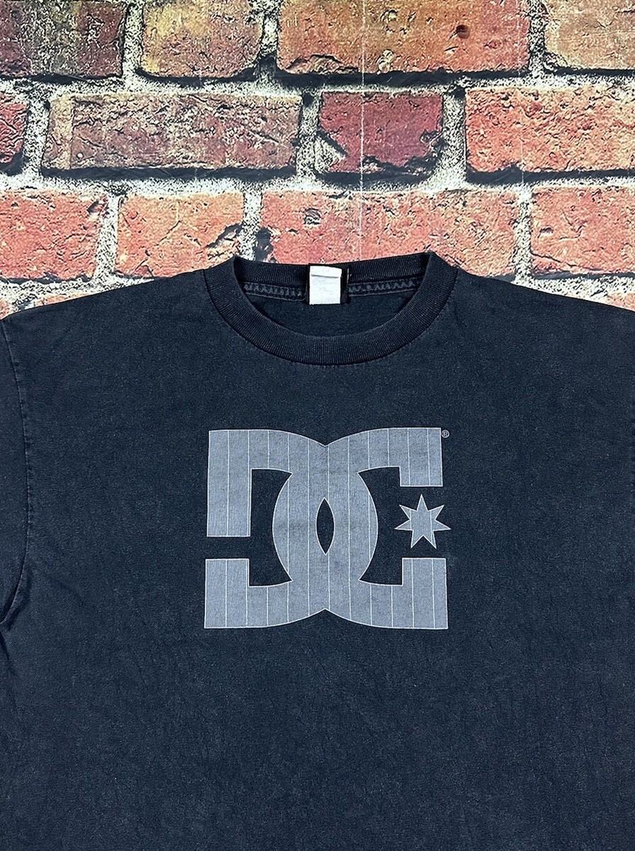 Vintage DC Shoes Logo Graphic T-shirt Skateboarding Cyber