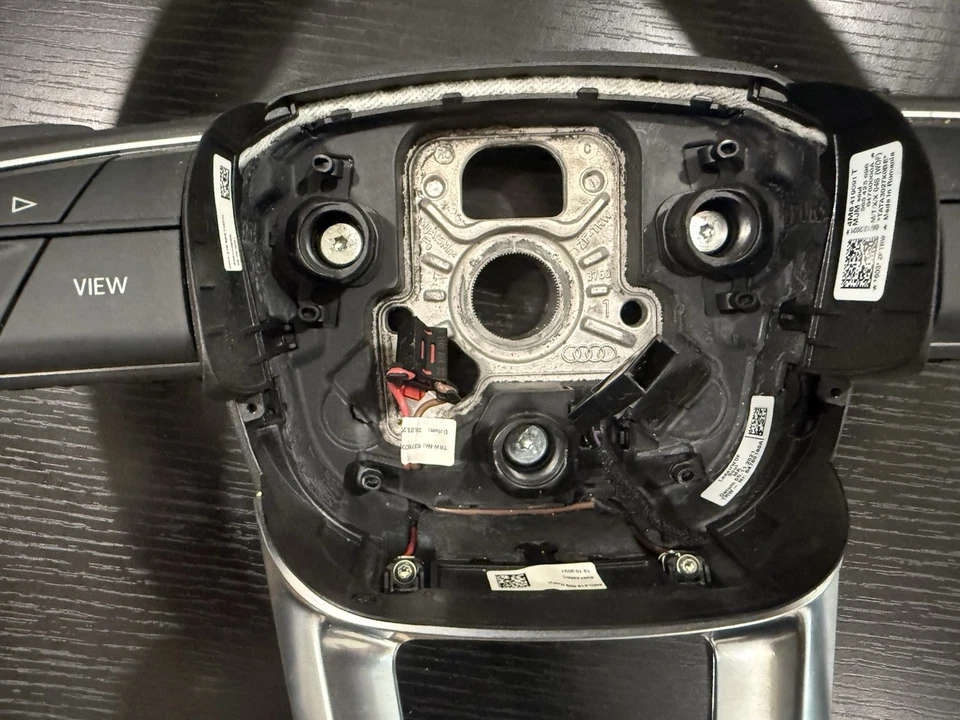 Volante dianteiro couro câmbio de pás 4M8419091P Audi Q7 4M 2020-23 *Desgaste - Imagem 3 de 4