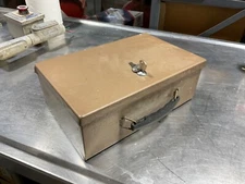 QUARTET  LOCK BOX USED