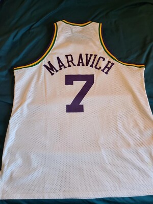Mitchell & Ness New Orleans Jazz Pistol Pete Maravich jersey