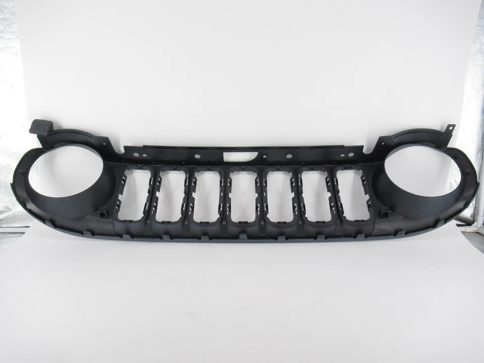 Genuine OEM Mopar Jeep 6RZ57TZZAA Front Grille 2015-2018 Renegade - Изображение 3 из 3