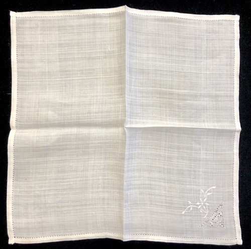 Set of 4 Pina Linen Floral Whitework Embroidery 14" Luncheon Napkins (RF951-5) - Picture 10 of 10