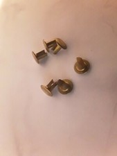 Remaches cabeza ovalada de latón macizo bifurcado de 4 mm (5/32") x 6,5 mm (1/4") cantidad 6