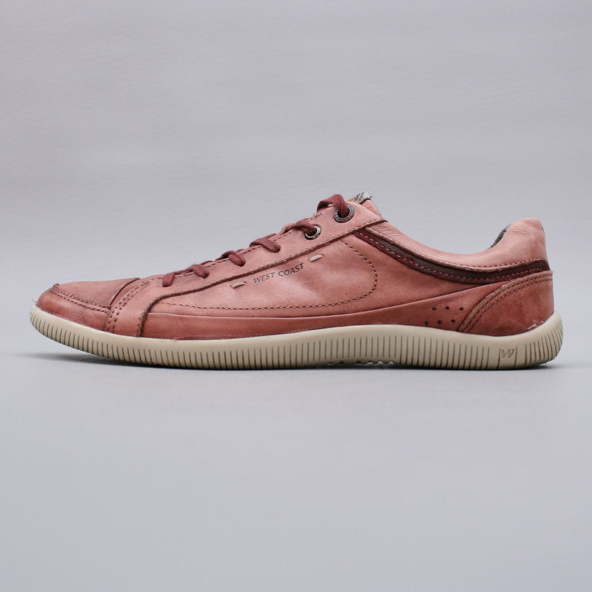 West Coast Men's 10.5 (44) Leather Lace-Up Oxford Skate West Coast Men's 10.5 (44) Leather Lace-Up Oxford Skate