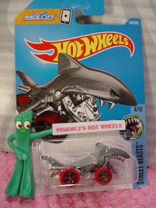 SHARK-BITE-243-gray-pearl-white-pr5-red-STREET-BEAST-2017-i-Hot-Wheels-case-L-M