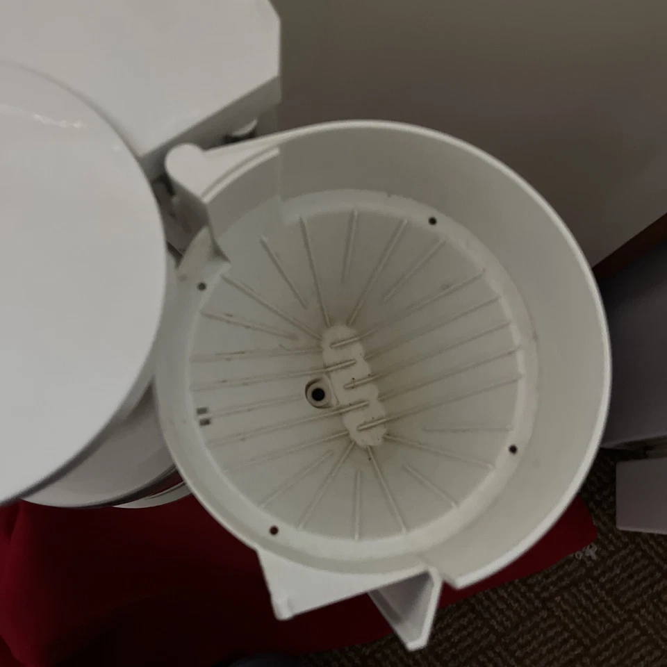 Cafetera vintage Krups 321A blanca de 10 tazas - Funciona Foto 2 de 4