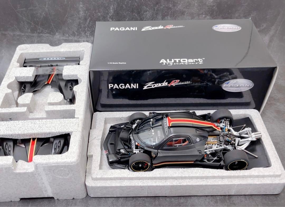 AUTOart(オートアート) 1/18パガーニ ゾンダ レボリューション Autoart 1/18 Pagani Zonda R Revolution Carbon Black Launch
