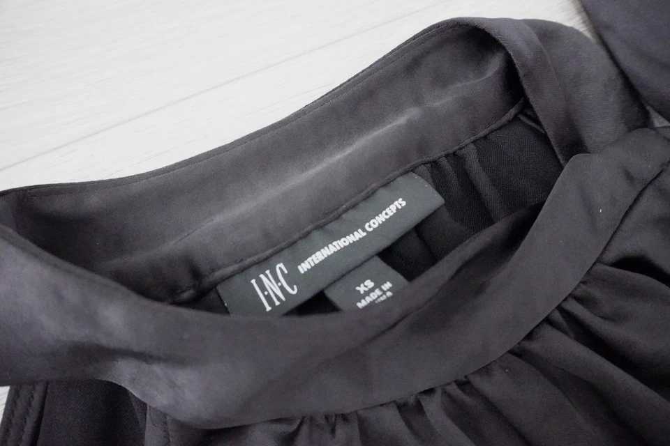 Top sin mangas INC International Concepts negro satinado lazo halter para mujer XS Foto 4 de 4