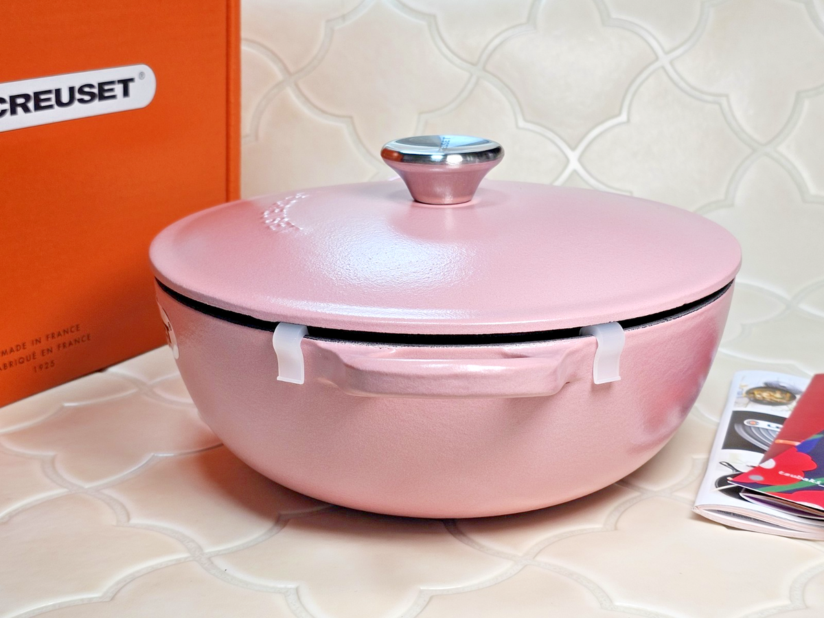 Le Creuset 2.7 Qt 22cm Marmite Matte Sugar Pink / Black Matte