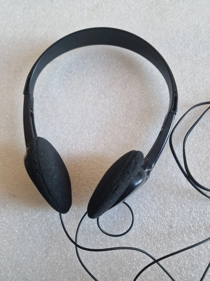 Sennheiser PX 30 Black Wired On-Ear Stereo 3.5mm 3m Cable Replaceable Pads, photo 3 of 5