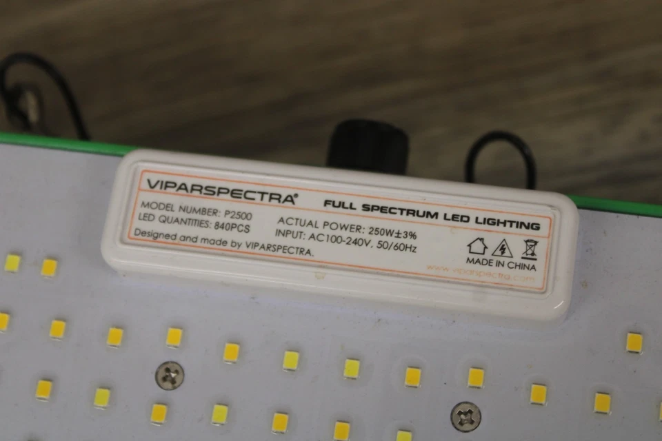 VIPARSPECTRA P2500  LED Grow Light Full Spectrum for Indoor Veg Bloom - Image 3 of 3