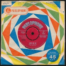 Beatles ULTRA RARE FIRST ISSUE 62 'LOVE ME DO' UK RED LABEL 45! SO HARD TO FIND