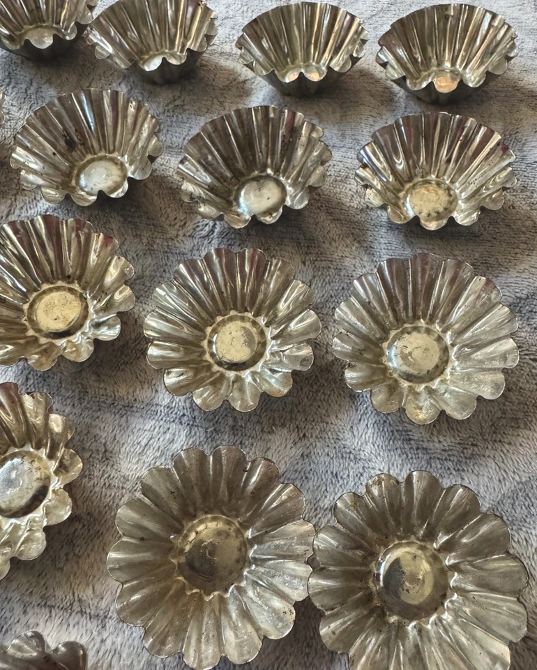 Juego 22 lunares vintage de tarta/dulces de lata hechos en Suecia Foto 2 de 4