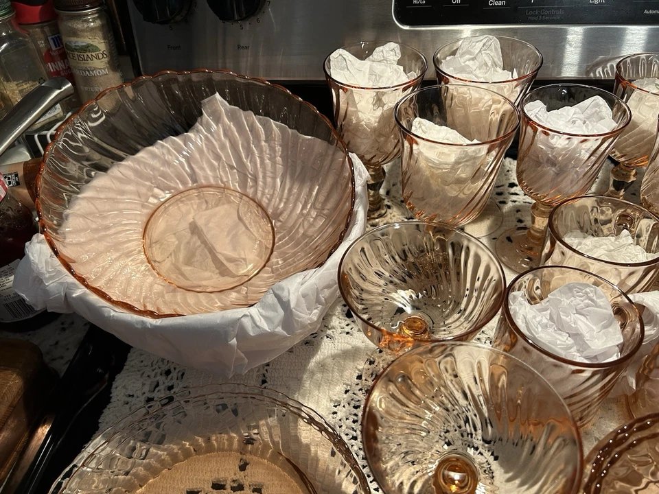 Arcoroc ~ Rosaline ~ 粉色漩涡 ~ 38 件 套装 ~ 玻璃 ~ 水晶 ~ 法国 — 第 4/4 张图片