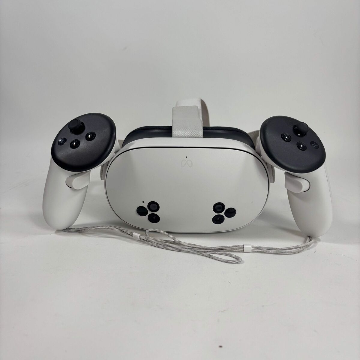 Meta Quest 3S 256GB Standalone VR Headset Touch Controller Meta Quest 3S 256GB Standalone VR Headset Touch Controller