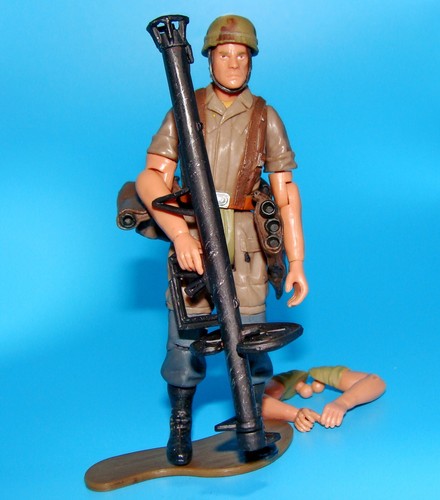 1:18 Ultimate Soldier WWII German Fallschirmjager with RPzB 54 Anti-Tank Figure - Picture 3 of 11