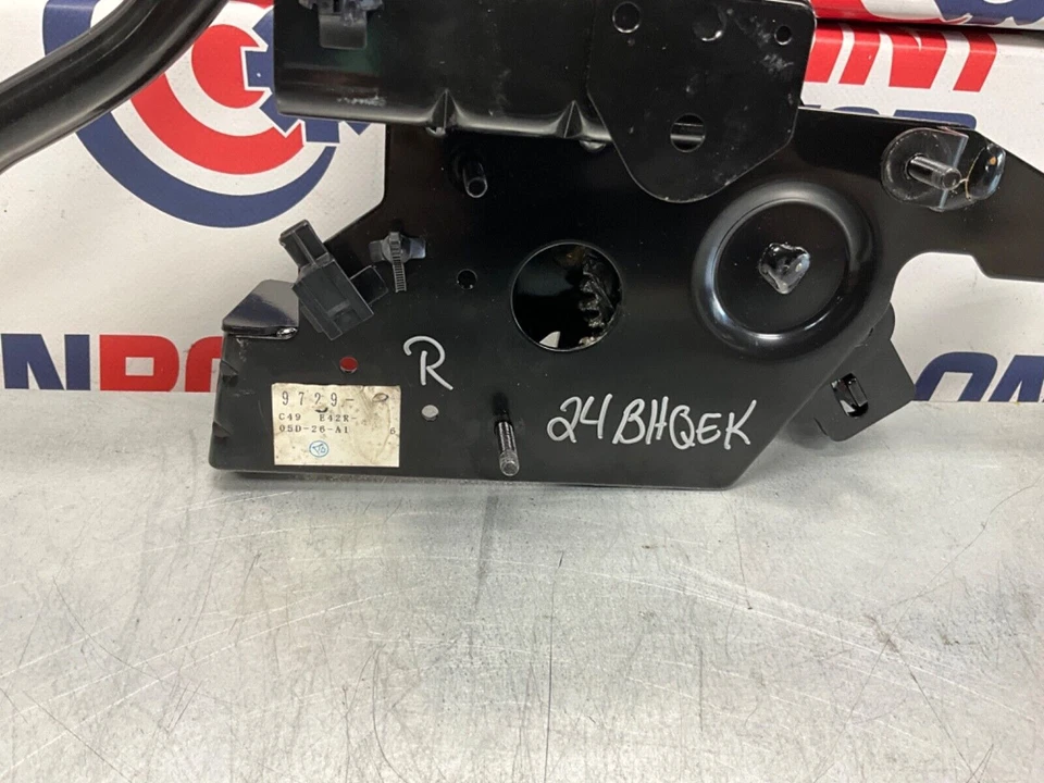 Nissan 350Z 2005 convertible pasajero derecho Tonneau mecanismo de elevación OEM 24BHQEK Foto 3 de 4