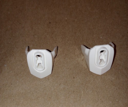 2 Lego part 90641 Size 3 in White Hero Factory Armor with Ball Joint Socket - Picture 5 of 12