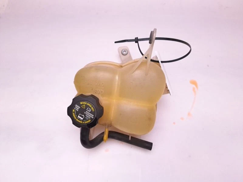 DEPÓSITO DE REFRIGERANTE PARA CADILLAC CTS 2003-2006 Foto 4 de 4