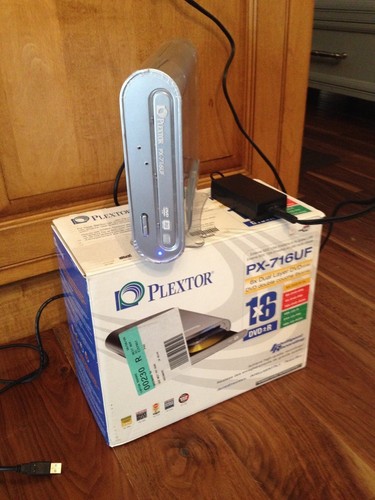 Plextor PX-716UF 6X Dual Layer DVD Player Recorder - Picture 4 of 6