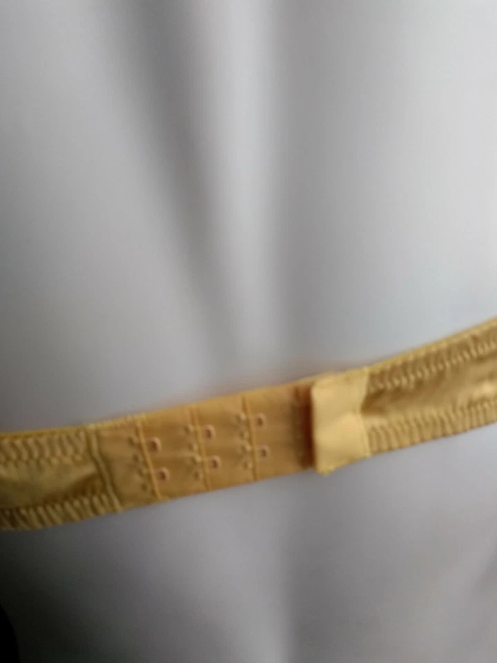 Sutiã La Perla moda seda tamanho 34 C amarelo push-up - Imagem 2 de 4