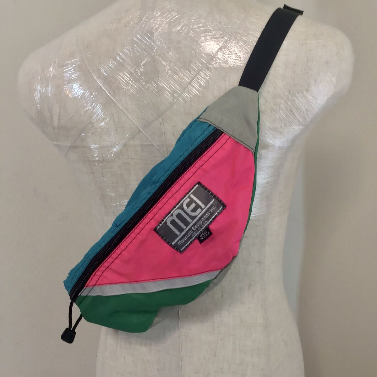MEI Mountain Equipment Inc Vintage Fanny Pack Body Bag Nylon