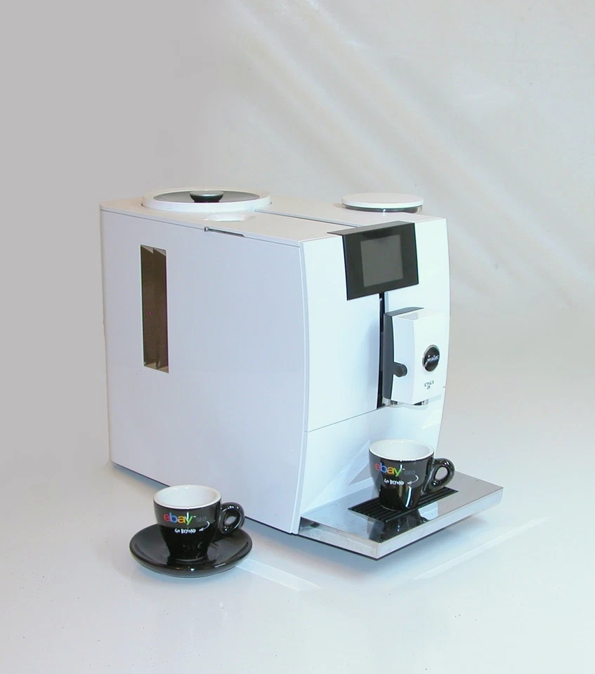 Máquina de café espresso Jura Capresso ENA 8 totalmente automática de una taza blanca nódica Foto 3 de 4