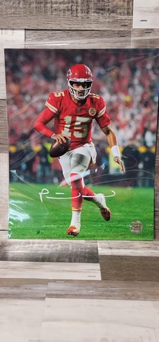 Patrick Mahomes #15 Autographed 8.5x11 KC Chiefs Signed Photo COA Hologram
