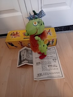 Pelham Puppet Katie Caterpillar (63 range)