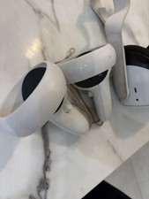 Meta Quest 2 VR Headset & Touch Motion Contro...