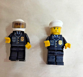 LEGO City Police 7744 Patrol Car & Motorcycle w/ 2 Officers + Manual