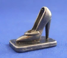 Scene It Squabble Men Vs Women High Heel Shoe Token Replacement Game Mover