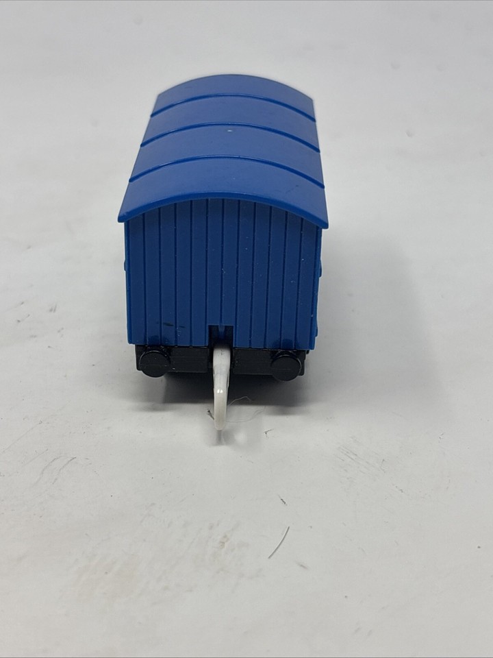 Rare Thomas & Friends - Trackmaster R9228 Train Car - Blue Van 2009 ...