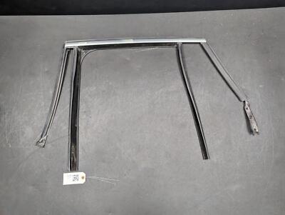 36.berry様 Rear Left Door Window Glass Run Channel 2022 BMW X1 51337362239