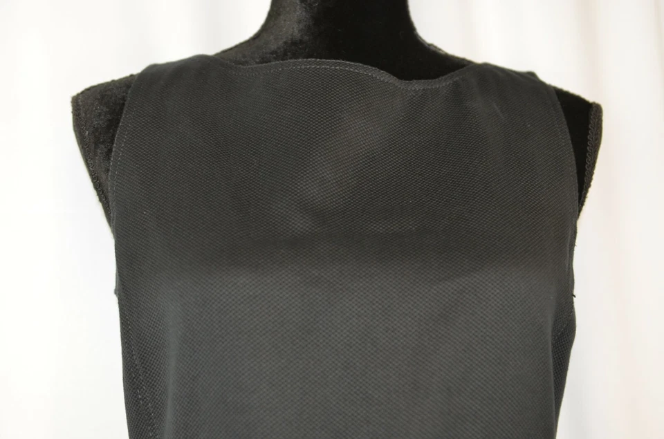 Женское платье Trussardi размер 4 кожаный бант без рукавов повседневное короткое текстурированное веселое - Изображение 2 из 4