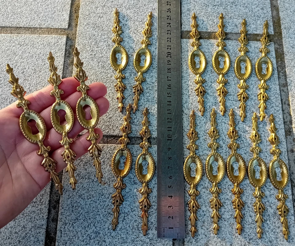 1  ENTRÉE DE CLÉ SERRURE DE MEUBLE en Laiton, 2.2 cm sur 13.4 cm    N°82C - Photo 2/4