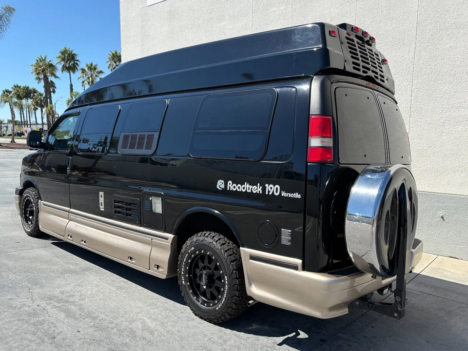 2008 Roadtrek 190 Versatile Low Mileage - Image 3 of 4