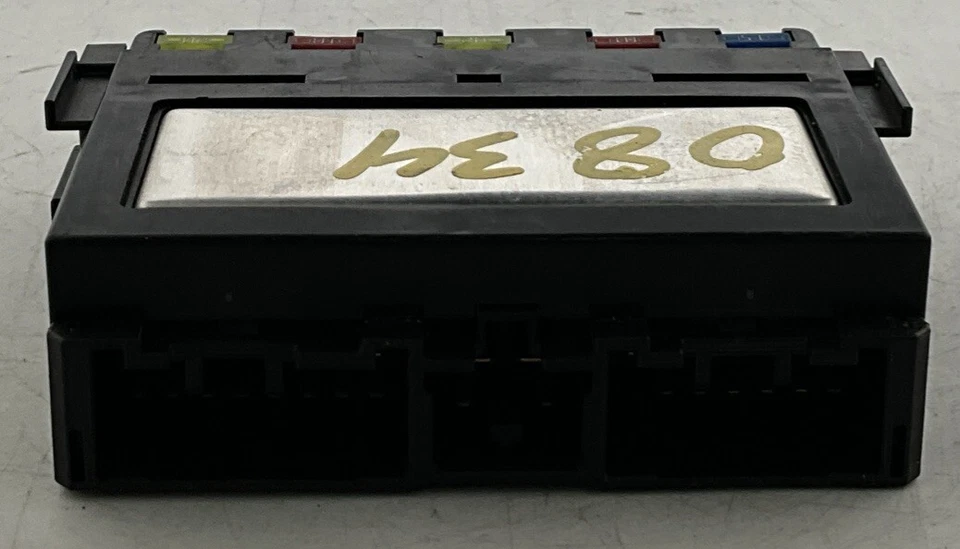 Módulo de control de red multiplexado Lexus GS450h 2011 89211-30040 OEM Foto 4 de 4