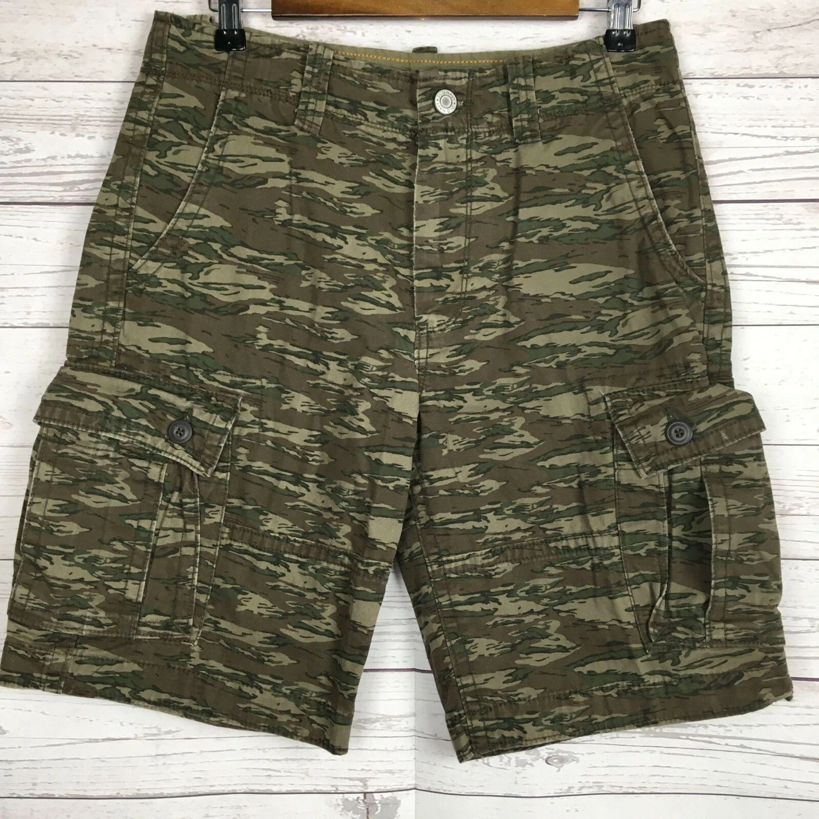 Old Navy Mens Camo Cargo Shorts sz 29 Green Jungle Camouflage Summer Travel
