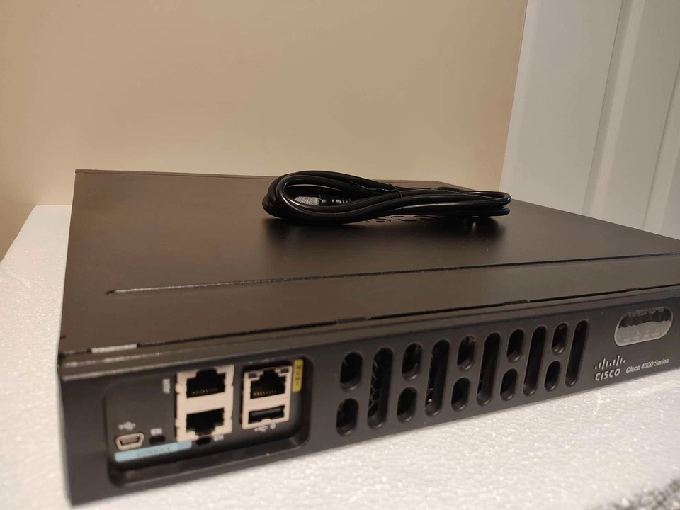 CISCO ISR4331-AX/K9 3-Port Gigabit Router Seck9 Appxk9 ISR4331 AX *NOT AFFECTED - Image 3 of 4