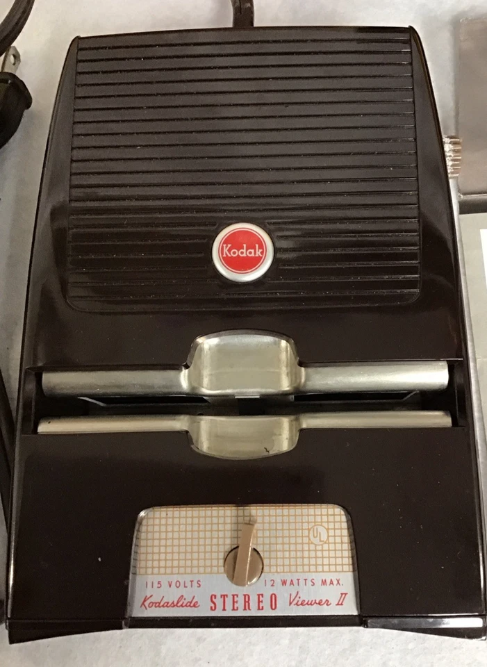 Kodak Kodaslide Stereo Viewer II Kodaslide + Stereo Realist Slide Case - Image 4 of 4