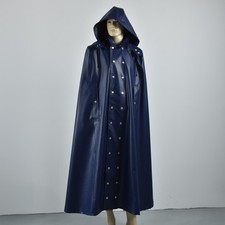 Regencape aus Lackmaterial | Lackcape | Falte...